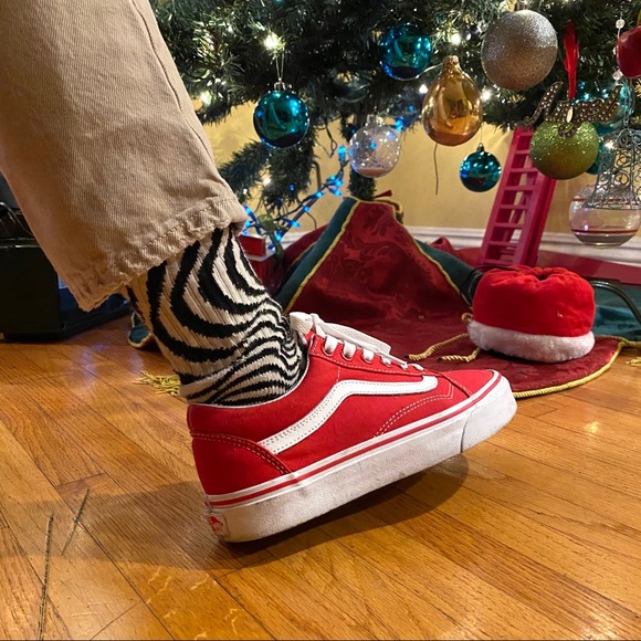 Vans Old Skool Low Top Red & White Unisex Shoes 7 - Picture 11 of 14